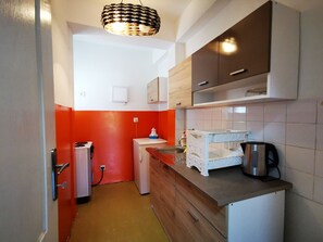 Private kitchen - nice view and good room (Bar)