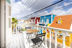 House (2 Bedrooms) | Balcony - Stylish, Luxurious Home With Balcony in Famous Pietermaai District (Willemstad)