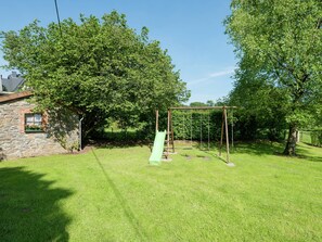 Cottage | Garden - Modern Cottage With Private Garden in Waimes (Waimes)