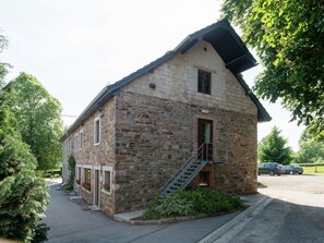 Exterior - Modern Cottage With Private Garden in Waimes (Waimes)
