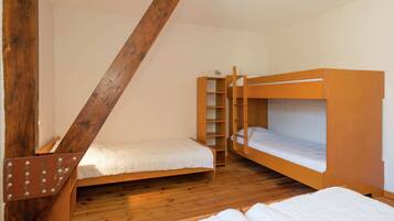 Cottage | 7 kamar tidur dan dilengkapi dengan perabotan berbeda-beda