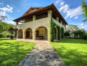 Exterior - Farmhouse in Poppi With Swimming Pool, Garden,fireplace, BBQ (Poppi)