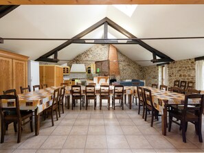 Cottage | Dining
