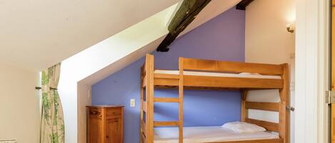 Cottage | 12 bedrooms, individually furnished