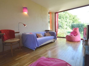 House | 2 bedrooms, individually furnished, bed sheets