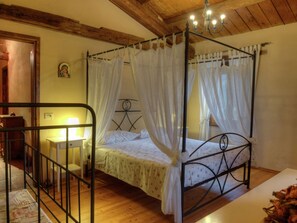 House | 2 bedrooms, individually furnished