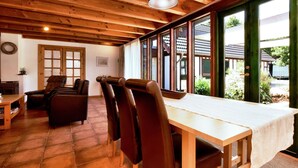 Dining - Modern Holiday Home in Bütgenbach Near Forest (Buetgenbach)