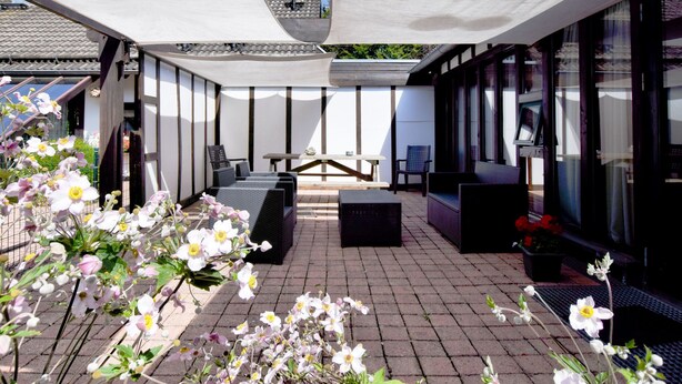 House | Balcony - Modern Holiday Home in Bütgenbach Near Forest (Buetgenbach)