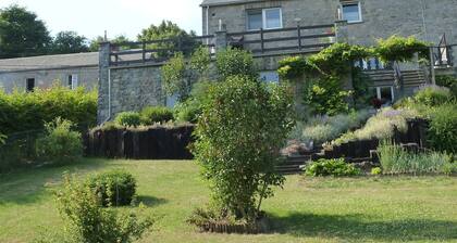 Splendid Cottage in Thynes with Hot Tub