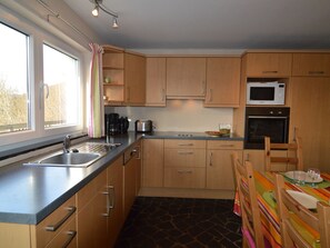 House | Private kitchen | Highchair - Panoramic Retreat in Malmedy (Malmedy)
