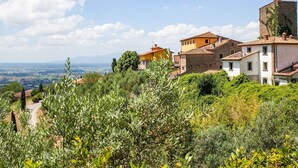 Exterior - Luxurious Holiday Home in Lamporecchio With Pool (Lamporecchio)