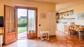 Reception - Luxurious Holiday Home in Lamporecchio With Pool (Lamporecchio)