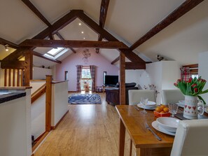 Dining - Scenic Holiday Home in Abergele With Terrace, Garden, Pond (Abergele)