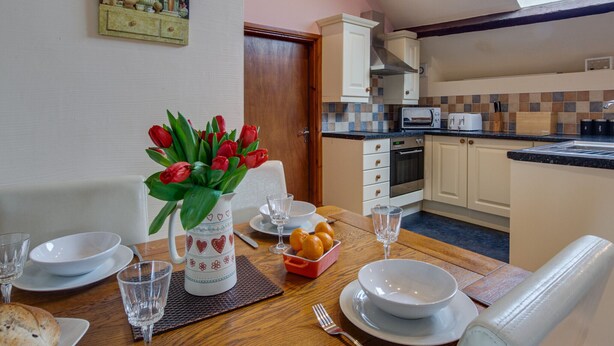 Private kitchen - Scenic Holiday Home in Abergele With Terrace, Garden, Pond (Abergele)