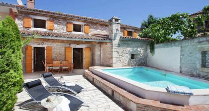 Luxurious Holiday Home in Barban With Private Pool