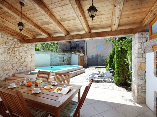 Luxurious Holiday Home in Barban With Private Pool