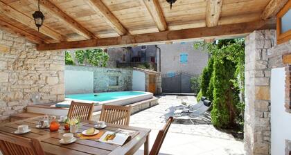 Luxurious Holiday Home in Barban With Private Pool