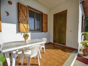 House | Balcony - Cozy Countryside Haven (Magione)