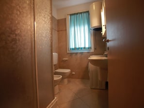 Apartment | Bathroom