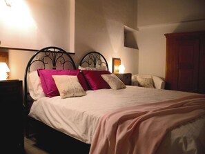 Villa | 2 bedrooms, individually furnished, bed sheets