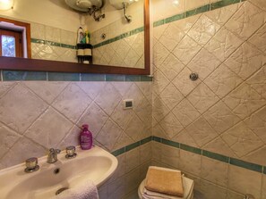 Villa | Bagno | Doccia, asciugamani