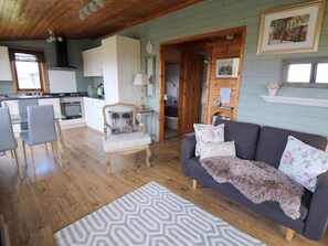 Reception - Lovely Cottage in Brookland Britain With Private Veranda (Romney Marsh)