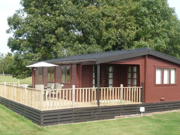Exterior - Lovely Cottage in Brookland Britain With Private Veranda (Romney Marsh)
