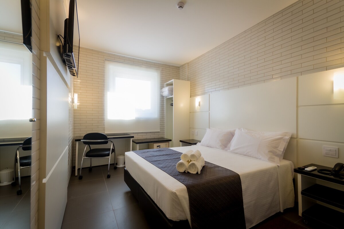 Ropa de cama hipoalergénica y minibar 