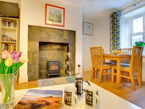 House | Living room - Beautiful Apartment in North East Near Bamburgh Castle (Seahouses)