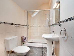 Cottage | Bagno | Doccia, asciugamani