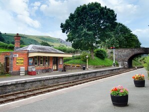 Exterior - Traditional Holiday Home With Modern Kitchen (Corwen)