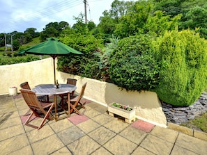Balcony - Traditional Holiday Home With Modern Kitchen (Corwen)