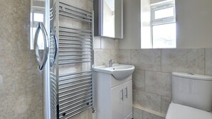 Douche, serviettes fournies