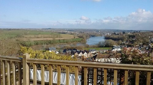 Stunning picturesque character cottage with sensational river views 