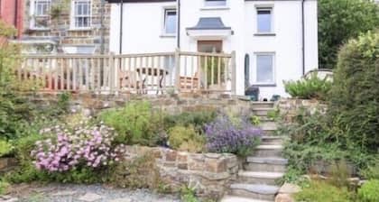 Stunning picturesque character cottage with sensational river views