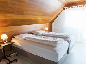 Casa | 8 quartos, individualmente mobiliados