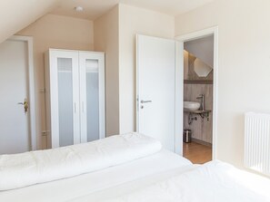 House | 8 bedrooms, individually furnished - Beautiful Holidayhome With Sauna and Terrace (Harscheid)