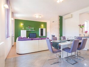 Dining - Spacious Holiday Home in Šušnjevica With Private Pool (Krsan)