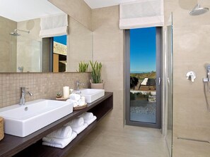 Ferienhaus | Badezimmer | Dusche, Haartrockner, Handtücher