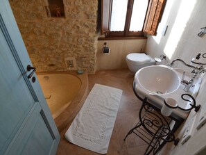 Apartment | Bathroom