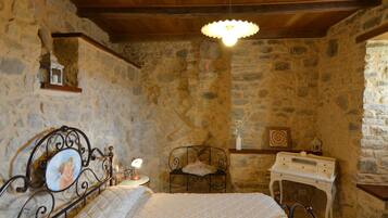 Apartment | 1 bedroom, individually furnished, bed sheets