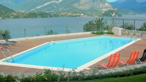 Piscina all'aperto