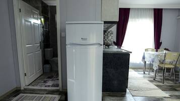 1 bedroom, individually furnished, desk, laptop workspace