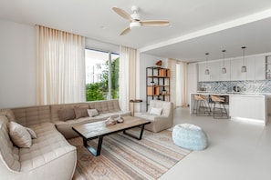 42-Zoll-Smart-TV mit Satellitenempfang, Fernseher