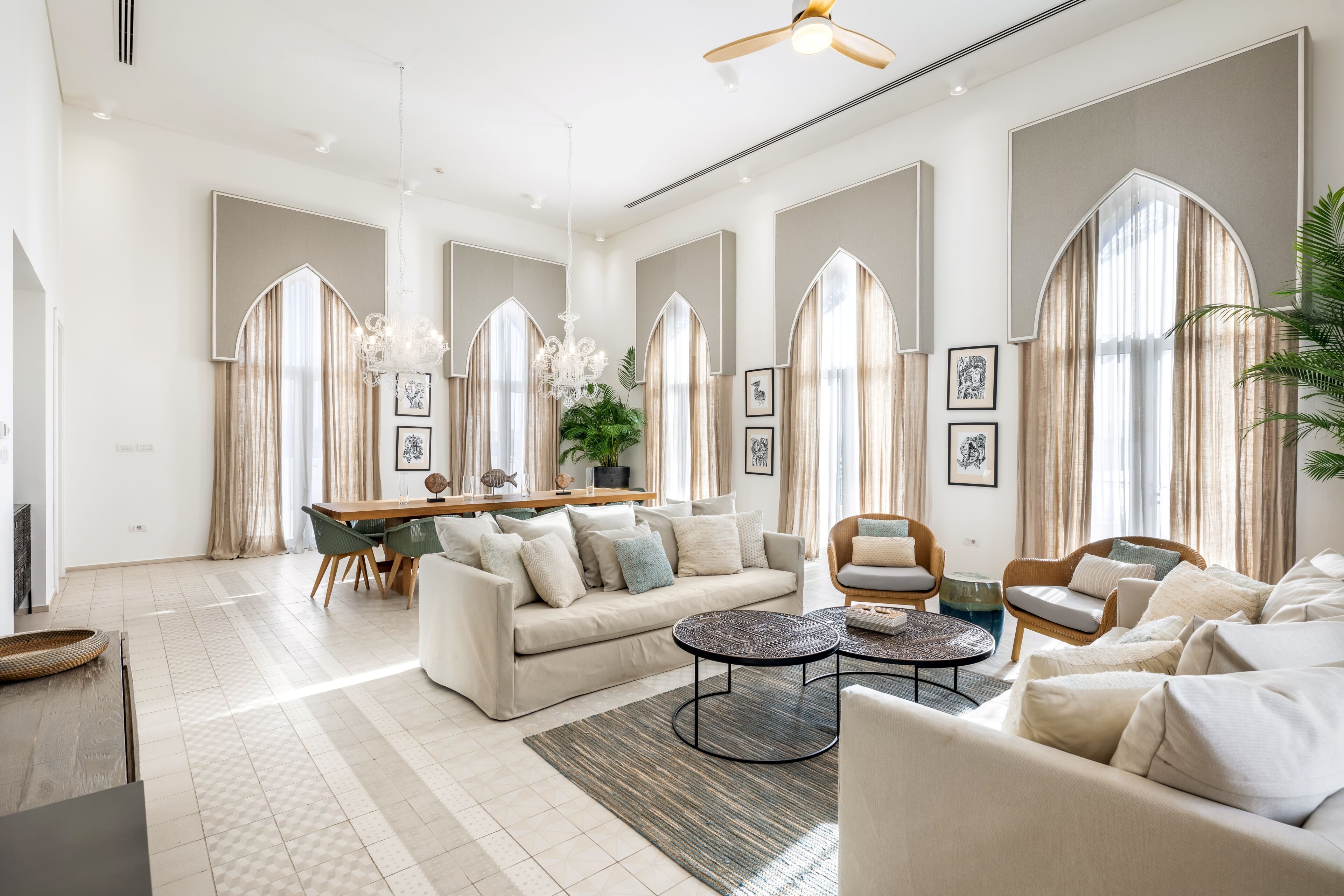 로열 펜트하우스, 침실 3개 (Duplex) | 거실 공간 | 위성 채널 시청이 가능한 42인치 스마트 TV, TV