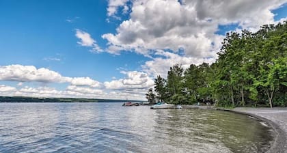 Sweetgrass Cottage, Ovid: Walk to Sheldrake Point Winery, Beach and Boat Launch