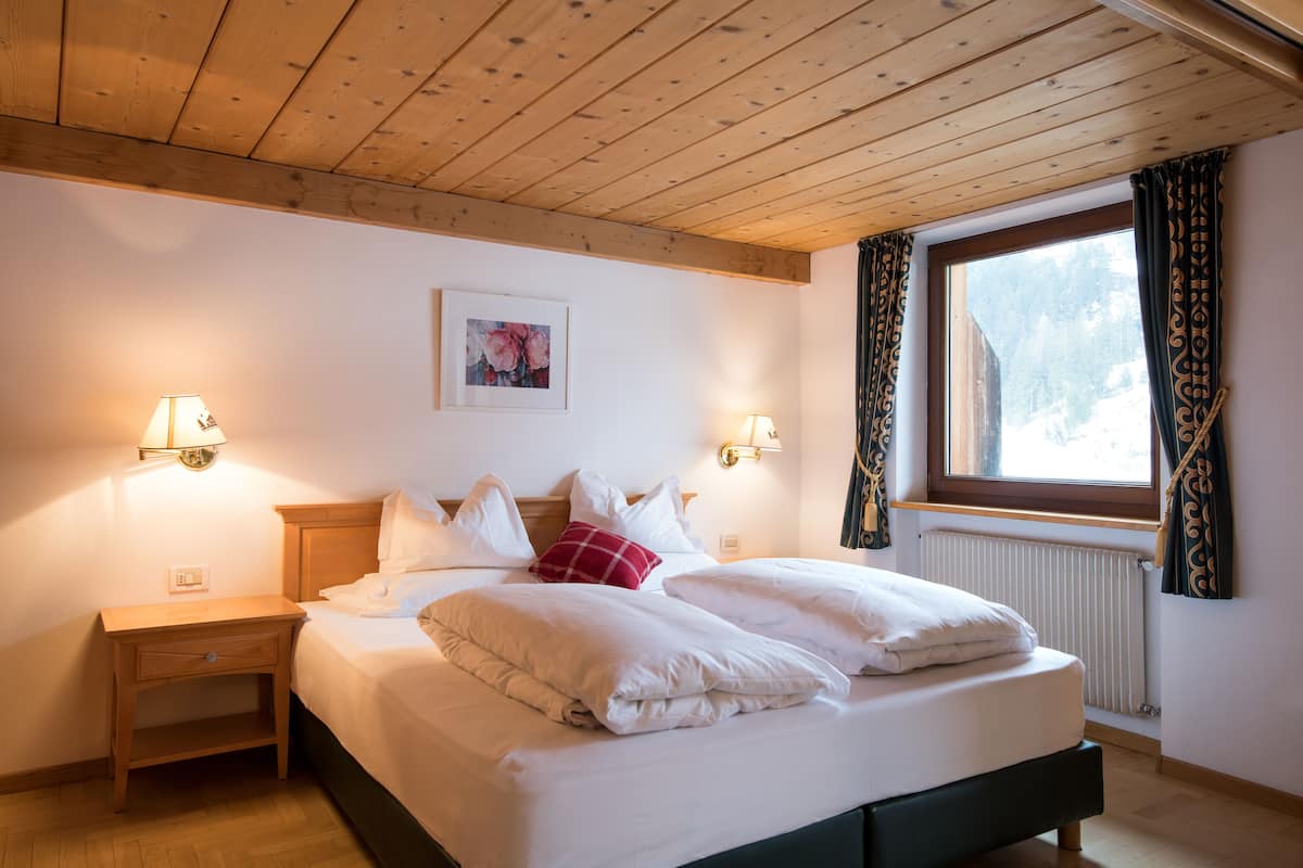 Family Suite, Balcony | 2 bedrooms, in-room safe, soundproofing, free WiFi