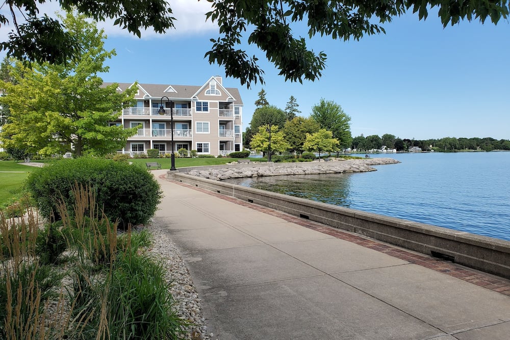 Bridgeport Waterfront Resort