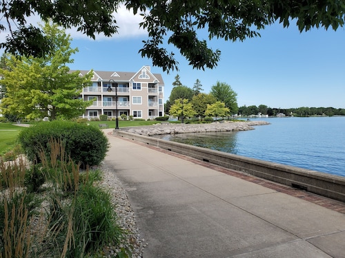 Bridgeport Waterfront Resort