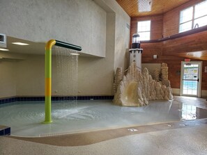 Indoor pool, seasonal outdoor pool, pool umbrellas, pool loungers - Bridgeport Waterfront Resort (Sturgeon Bay)